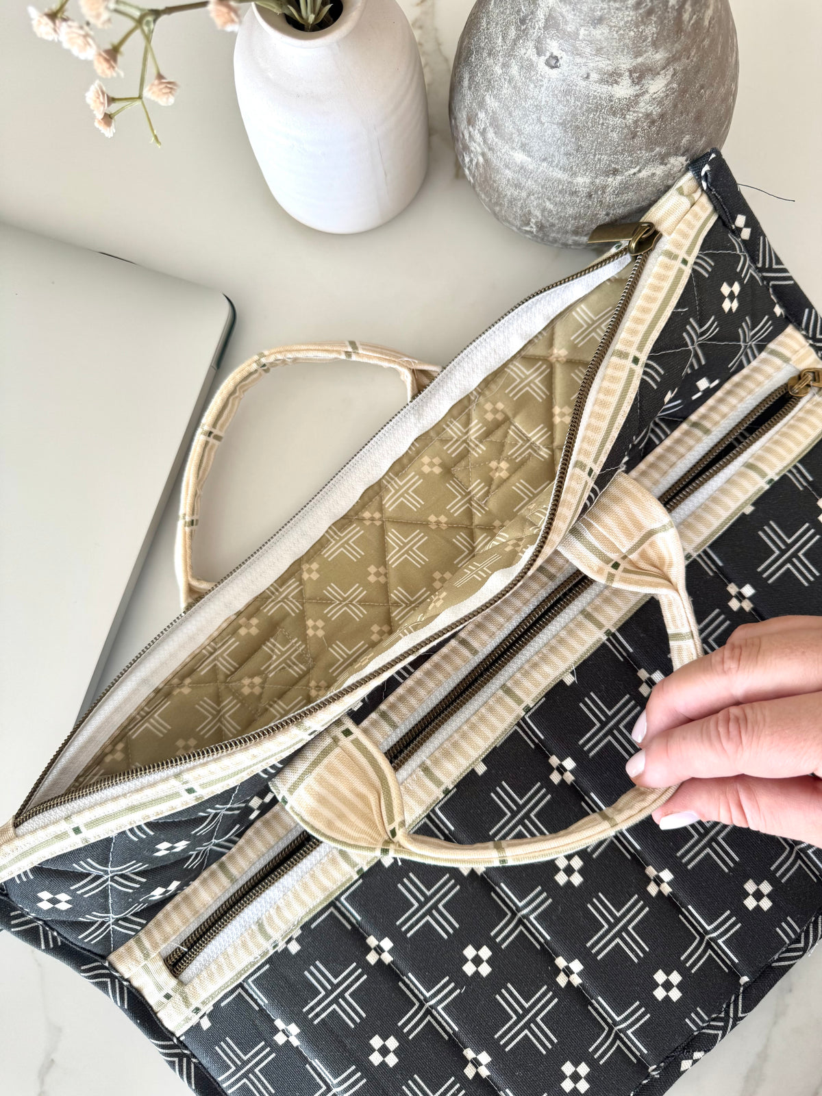 Clover Case-Medium