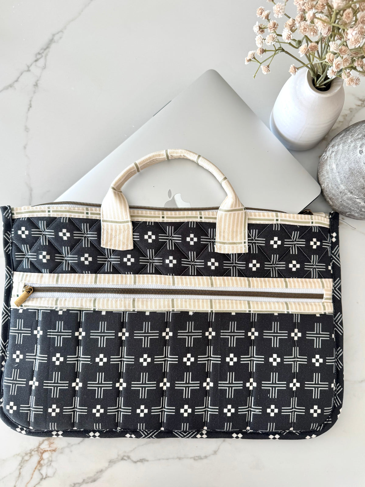Clover Case-Medium